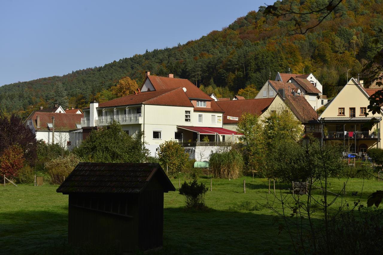 Landhotel Zur Wegelnburg Bruchweiler-Barenbach Экстерьер фото